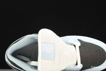 Hyperoad Mid Ice Jordan Blue 1 0705